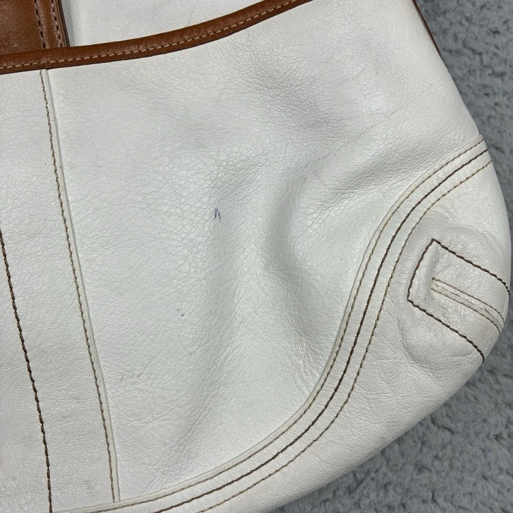 Coach Soho Flap F10192 Y2K White Brown Leather Shoulder Bag Purse